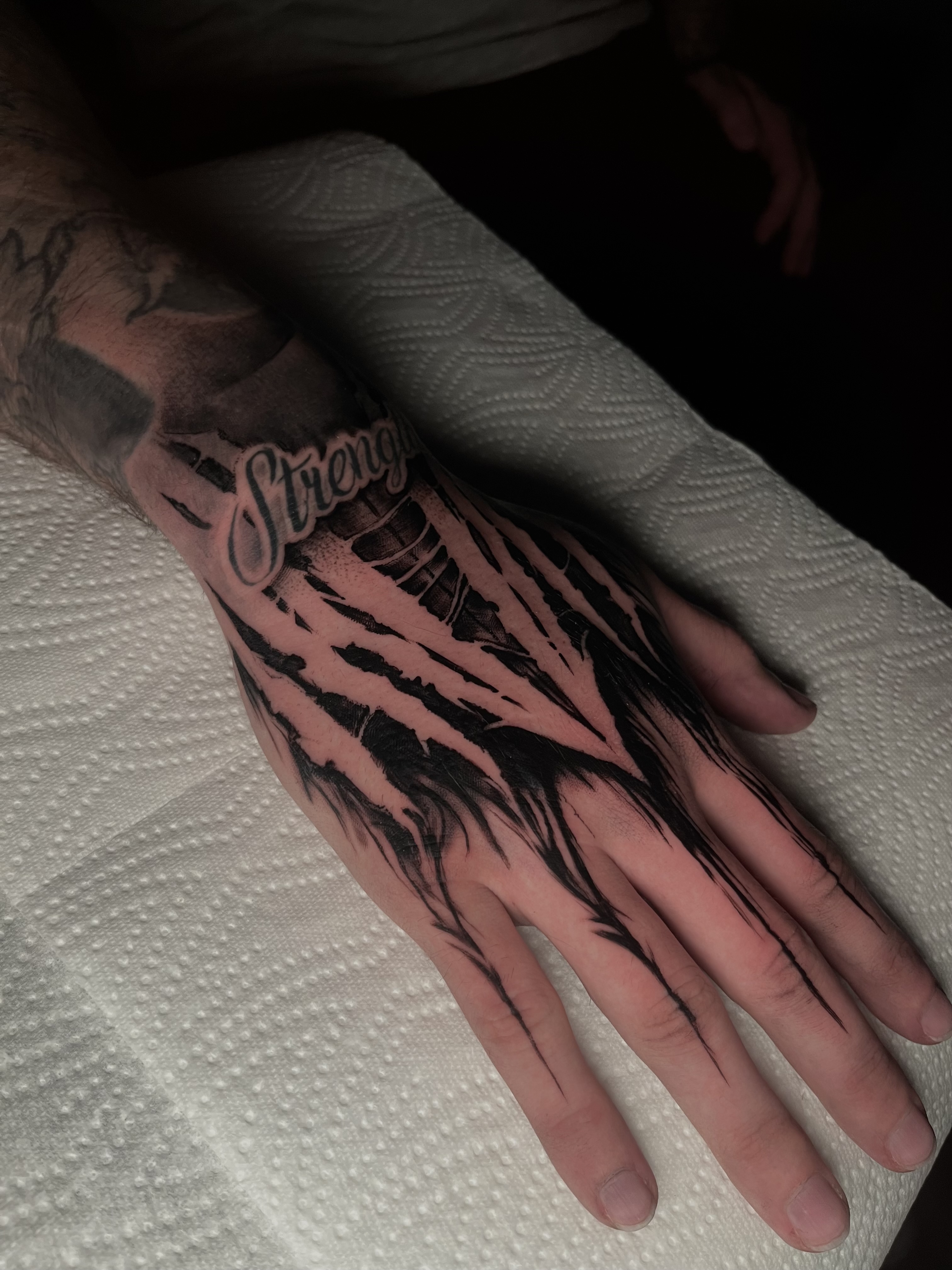 Tatuaggio blackwork